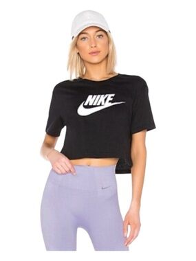 Nike Essential Crop Tee in Black and White Size M